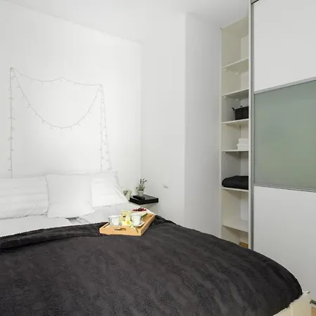 Cozy Karpia 17 With Terrace In By Renters * Poznan